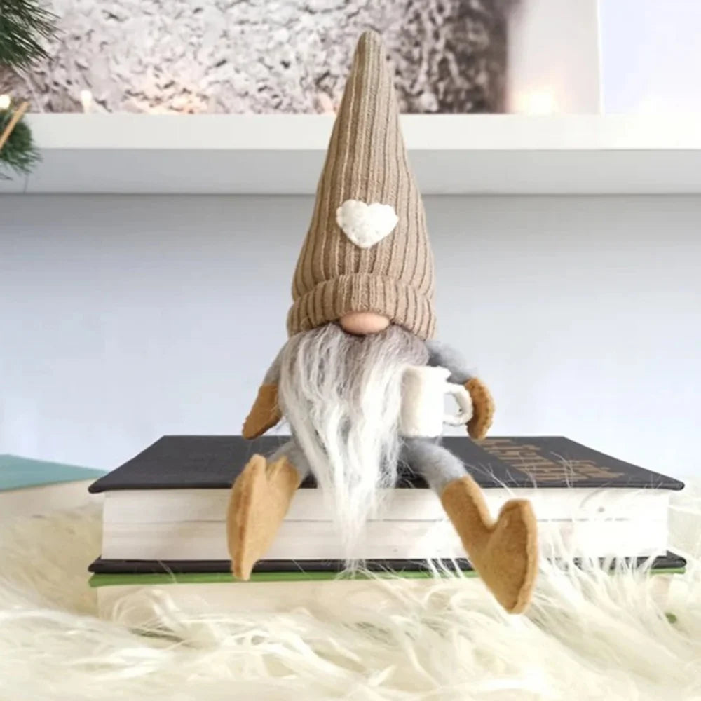 Peluche gnome avec tasse de café - Tresors de Deco