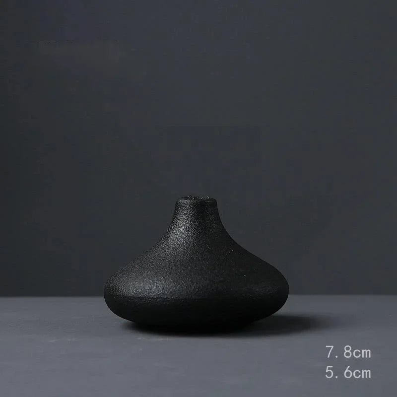 Vase noir en céramique - Tresors de Deco